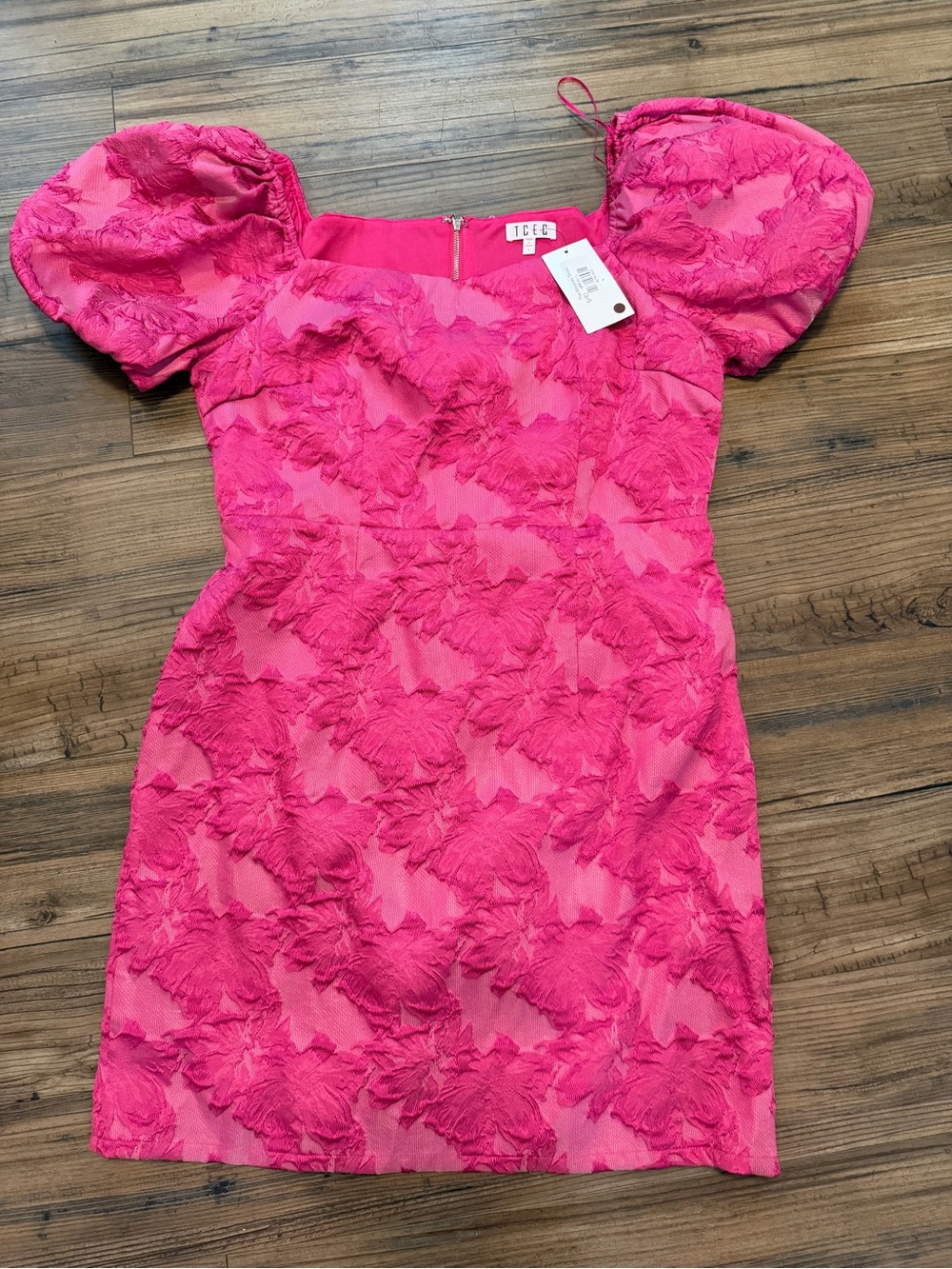 TCEC Hot Pink Puff-Sleeve Floral Jacquard Dress boutique size Large the Maroney